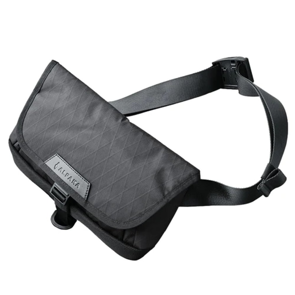 ALPAKA Air Sling Crossbody Bag V2 - Black. Secure Strap, thief resistant!